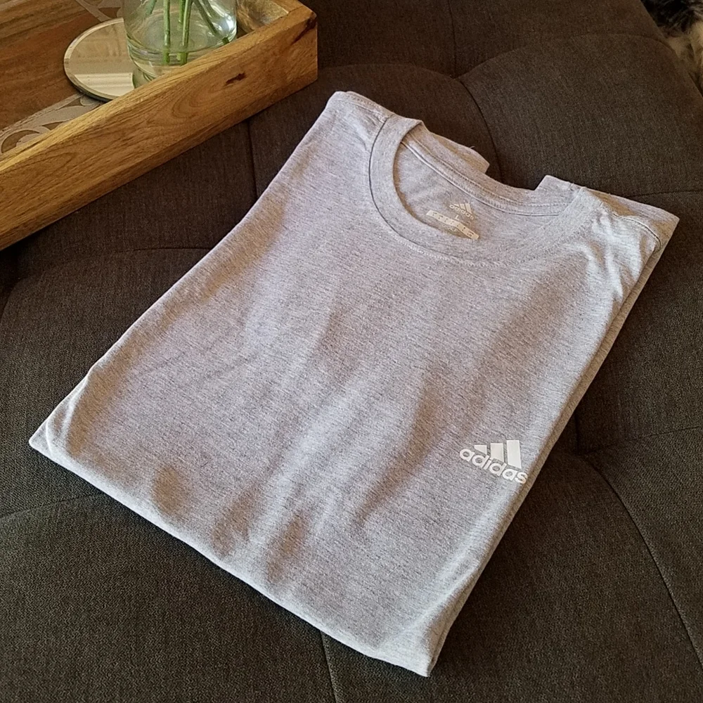 Men’s Adidas Logo Short Sleeve T-shirt Grey NEW with Tags